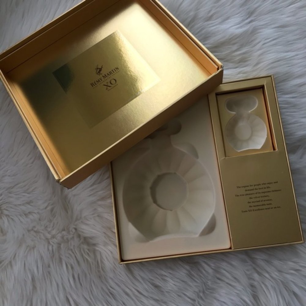 REMY MARTIN XO Red/ Gold Empty Gift Box - Picture 7 of 11